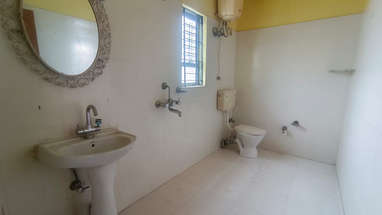 Unfurnished 3bhk in Guwahati Club, Guwahati, Assam, India for Rent